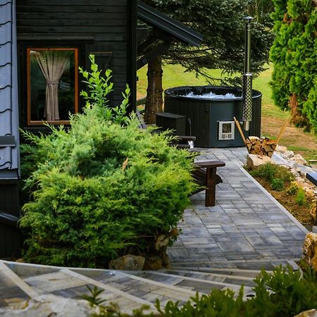 Woodenhouse With Two Apartments Otočac Exterior foto