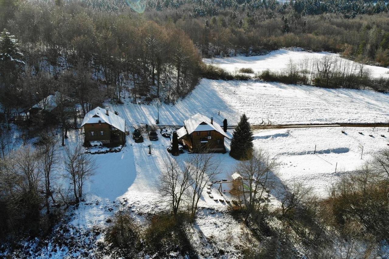 Woodenhouse With Two Apartments Otočac Exterior foto