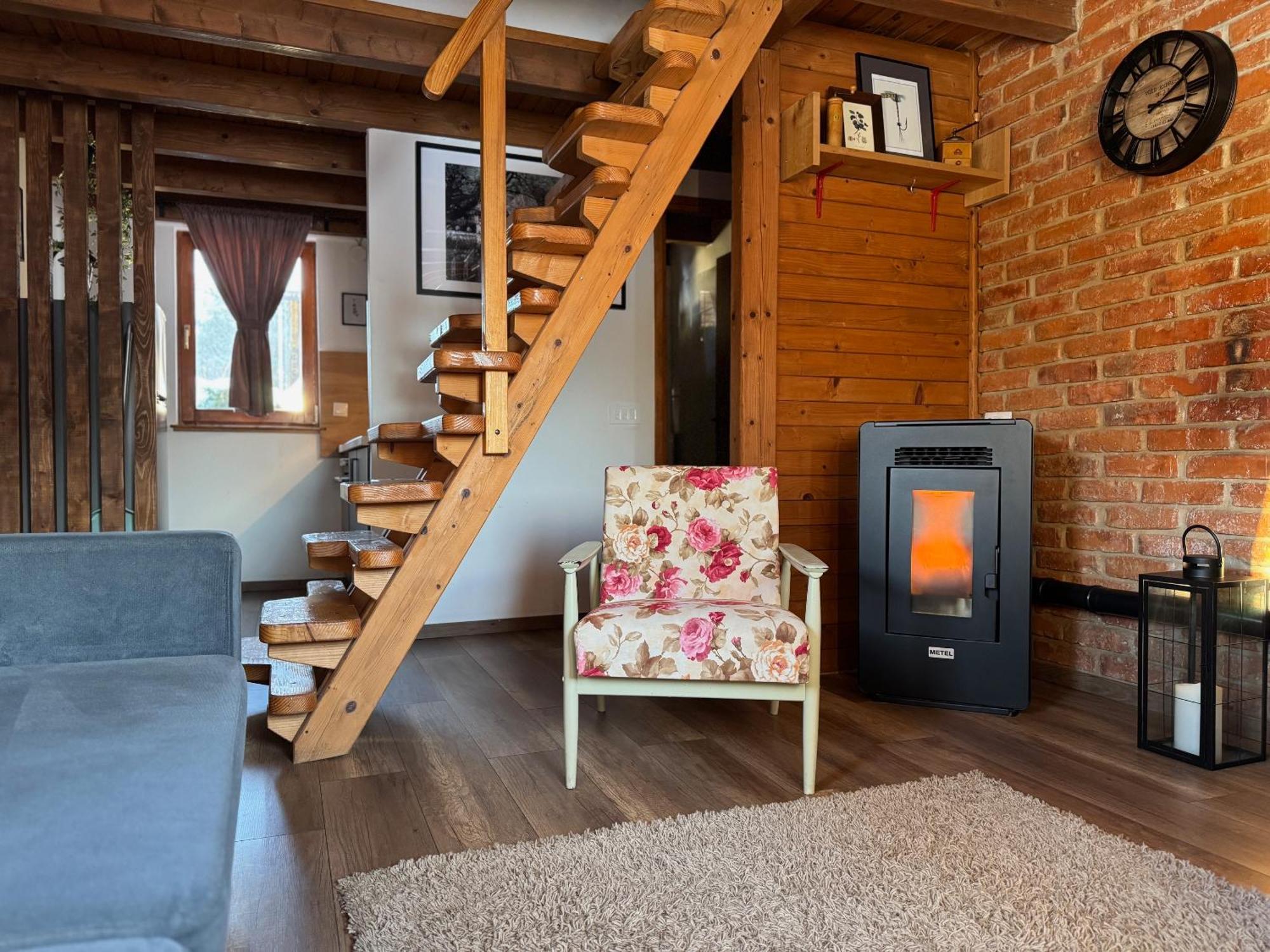 Woodenhouse With Two Apartments Otočac Exterior foto