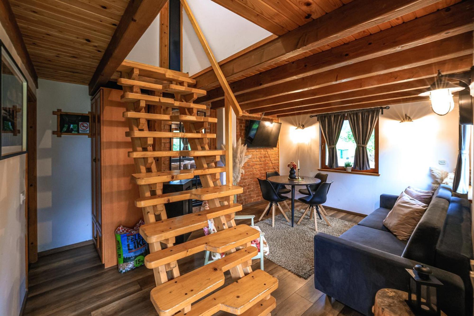 Woodenhouse With Two Apartments Otočac Zimmer foto