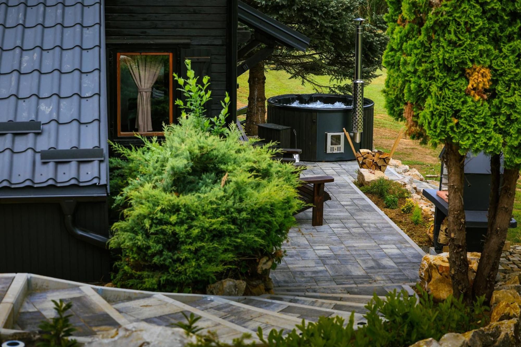 Woodenhouse With Two Apartments Otočac Exterior foto